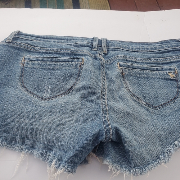 Abercrombie & Fitch Super Short distressed Jean Shorts Size 2 - Picture 2 of 4